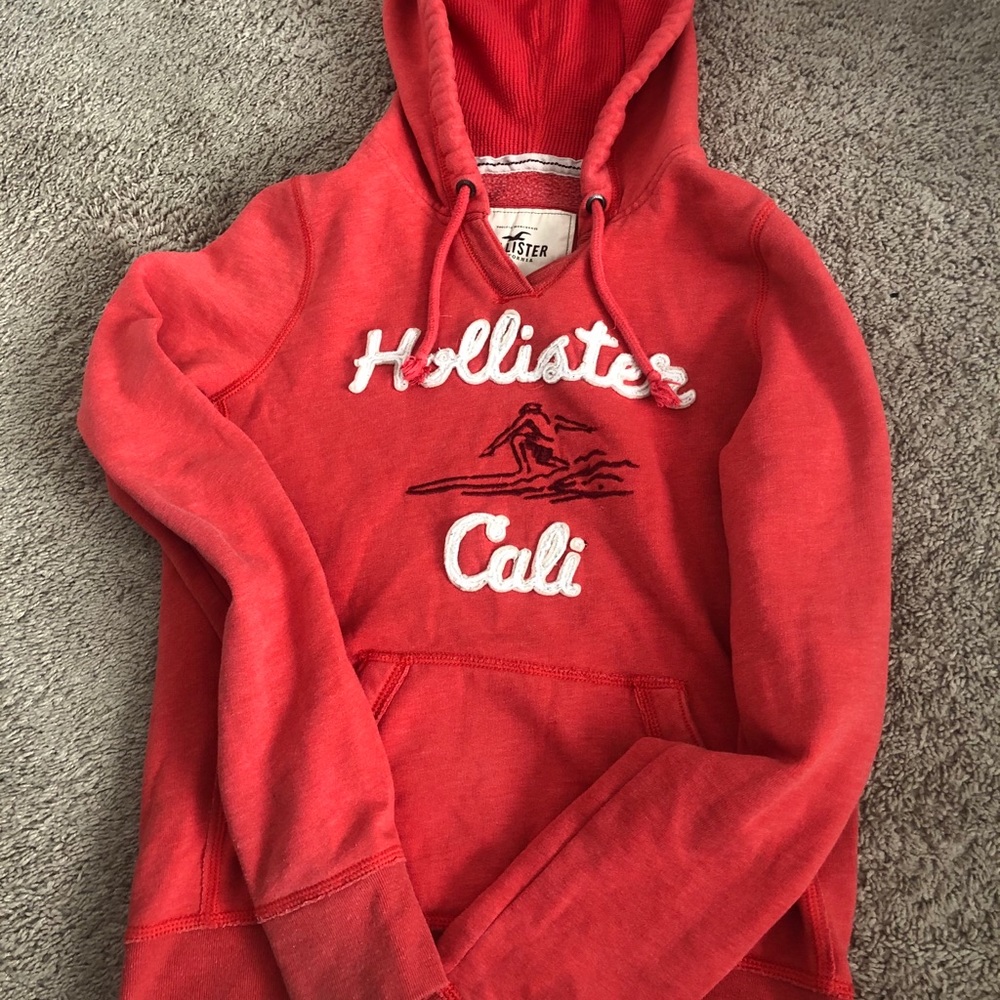 Hollister Sweatshirt!!